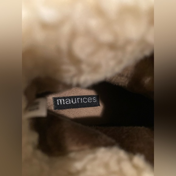 Maurices Faux Suede Sherpa lined Boots. Size 6. - Picture 6 of 9